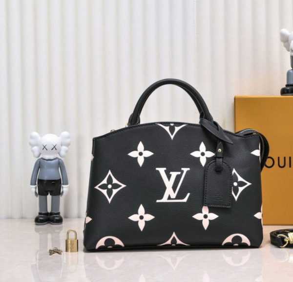 Louis Vuitton Petit Palais in Black 29*18*12 CM (Next to Original)