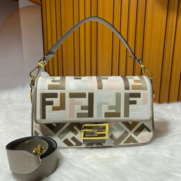 Fendi Baguette Bag in Multi Color 26*15*5 CM (Next to Original)