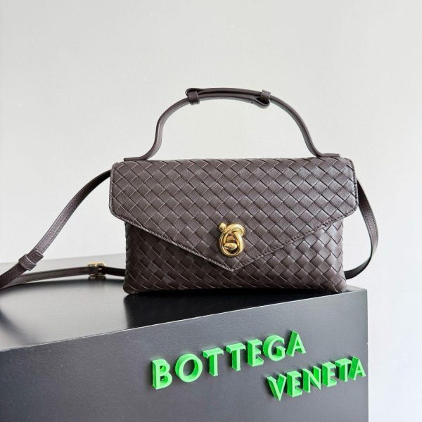 Bottega Veneta Knot Lock in Brown 25*16*5.5 CM (Next to Original)