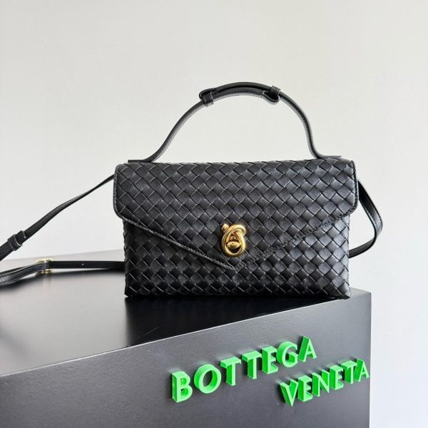 Bottega Veneta Knot Lock in Black 25*16*5.5 CM (Next to Original)