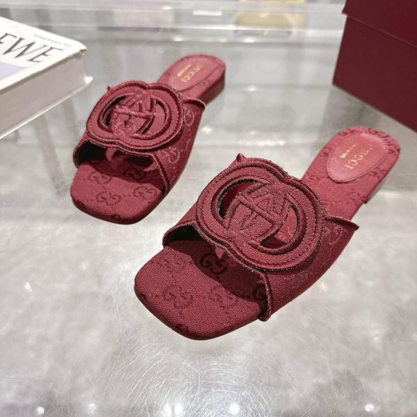 Gucci Women's Slide Sandal with Interlocking G in Maroon