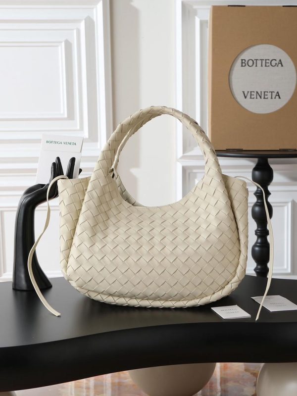 Bottega Veneta Campana in White 33*20*16 CM (Mirror Quality)