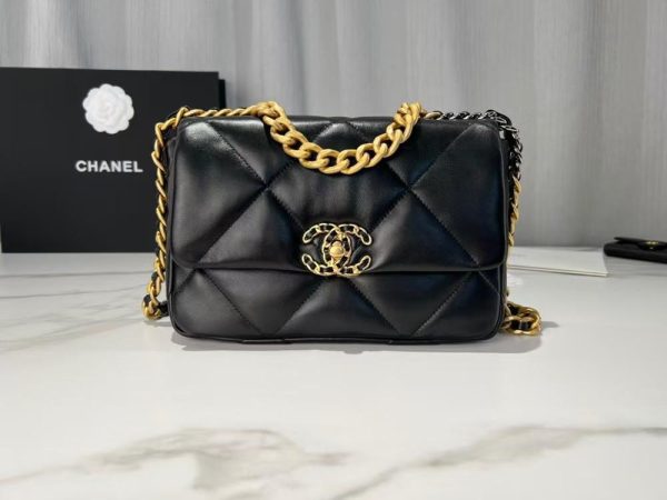 Chanel 19 Handbag in Black Color 26*16*9 CM (Mirror Quality)