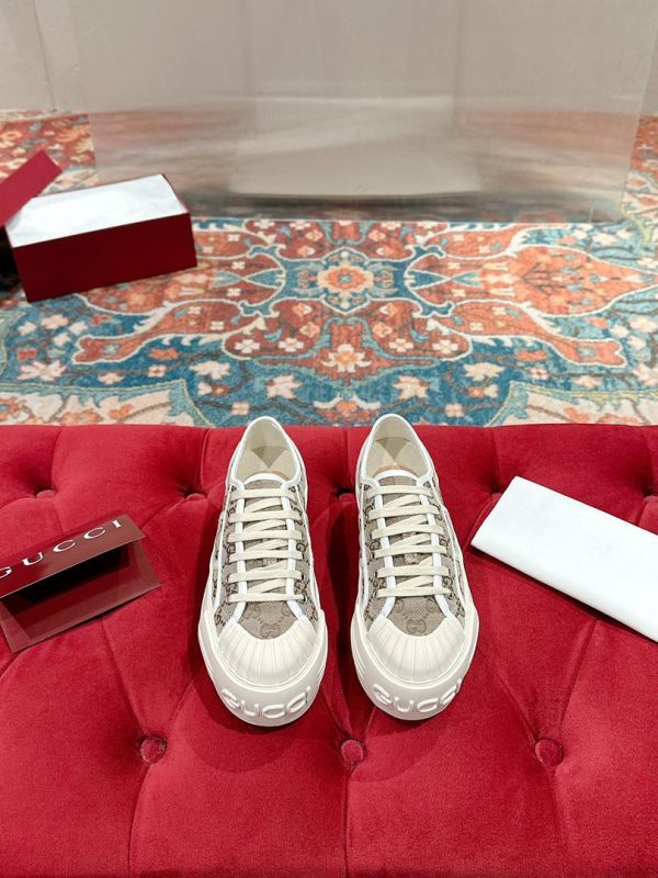 Gucci Julia Sneakers in Brown for Women