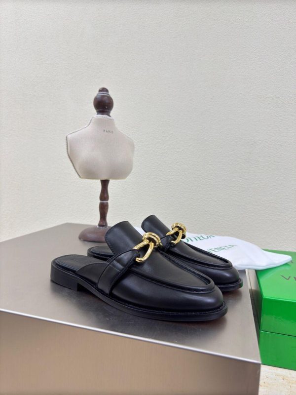 Bottega Veneta Astaire Knot Leather Loafer Mules in Black for Women